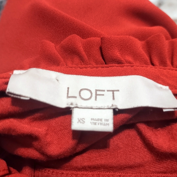 Red ruffle Loft sleeveless top‎ size small - Picture 1 of 5